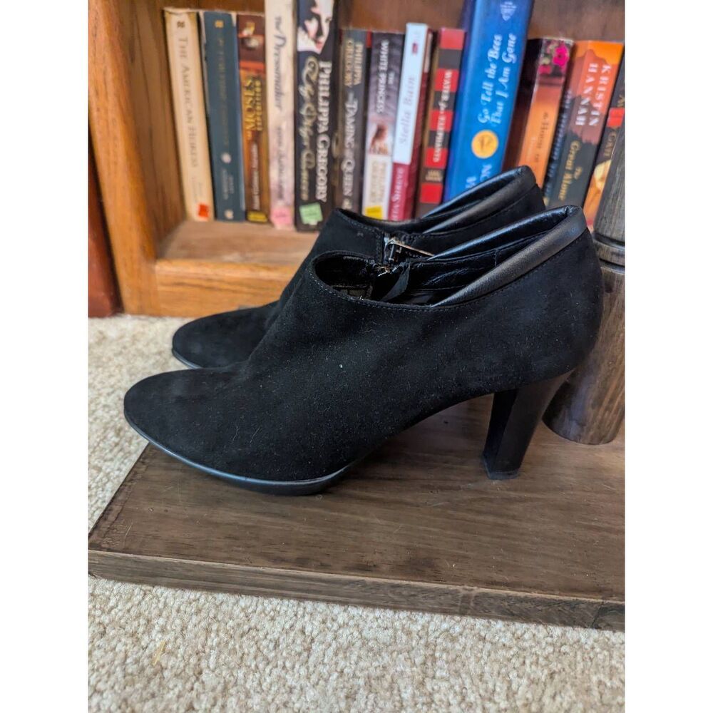 Aquatalia Women’s Size 8 Black Leather Booties Heeled Boots Heels Italy - Picture 4 of 6